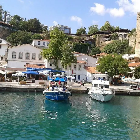 Bahceli Family Aparthotel 2*